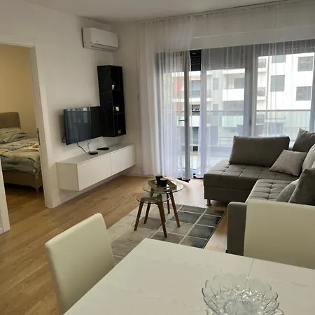 Nina Centar شقة تريبينيي